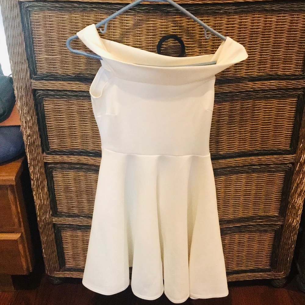 Boohoo Dress in White